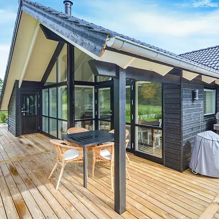 Lovely In With Sauna 別荘 ハザスレウ